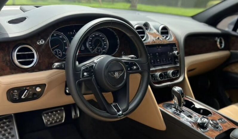 
								Foreign Used 2019 Bentley Bentayga full									