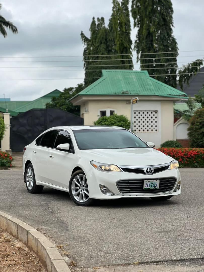 Naija Used 2013 Toyota Avalon