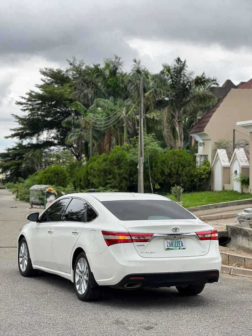 Naija Used 2013 Toyota Avalon