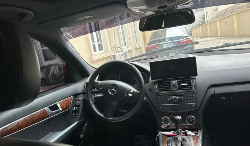 
								Naija Used 2011 Mercedes-Benz C 300 full									