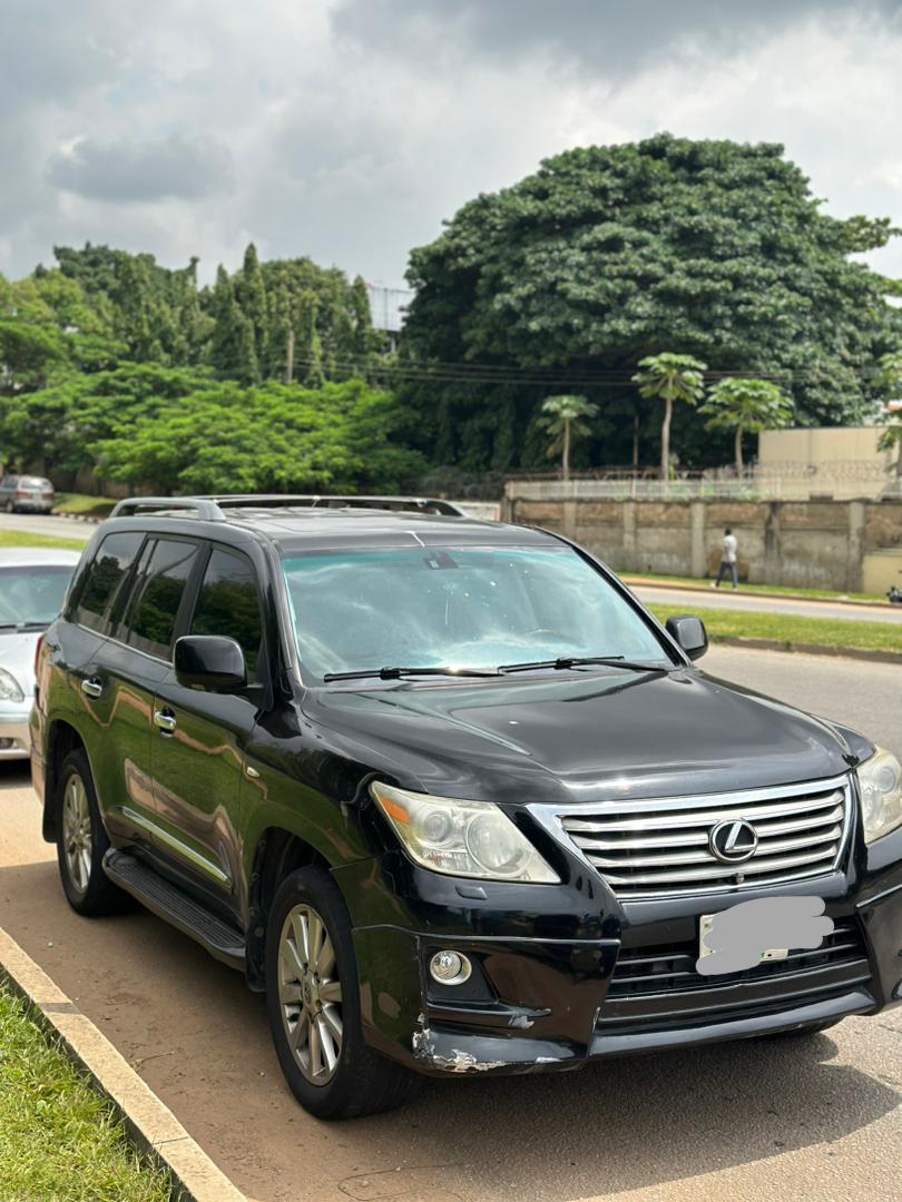 Naija Used 2011 Lexus LX 570